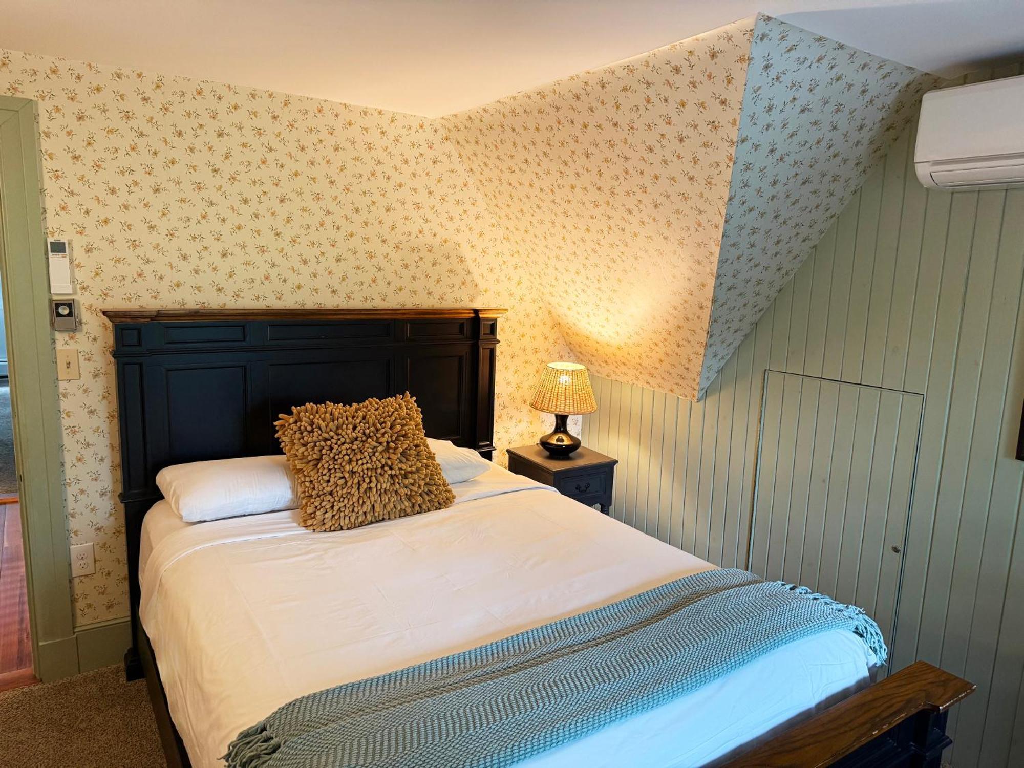 Inn The Harbor 3*