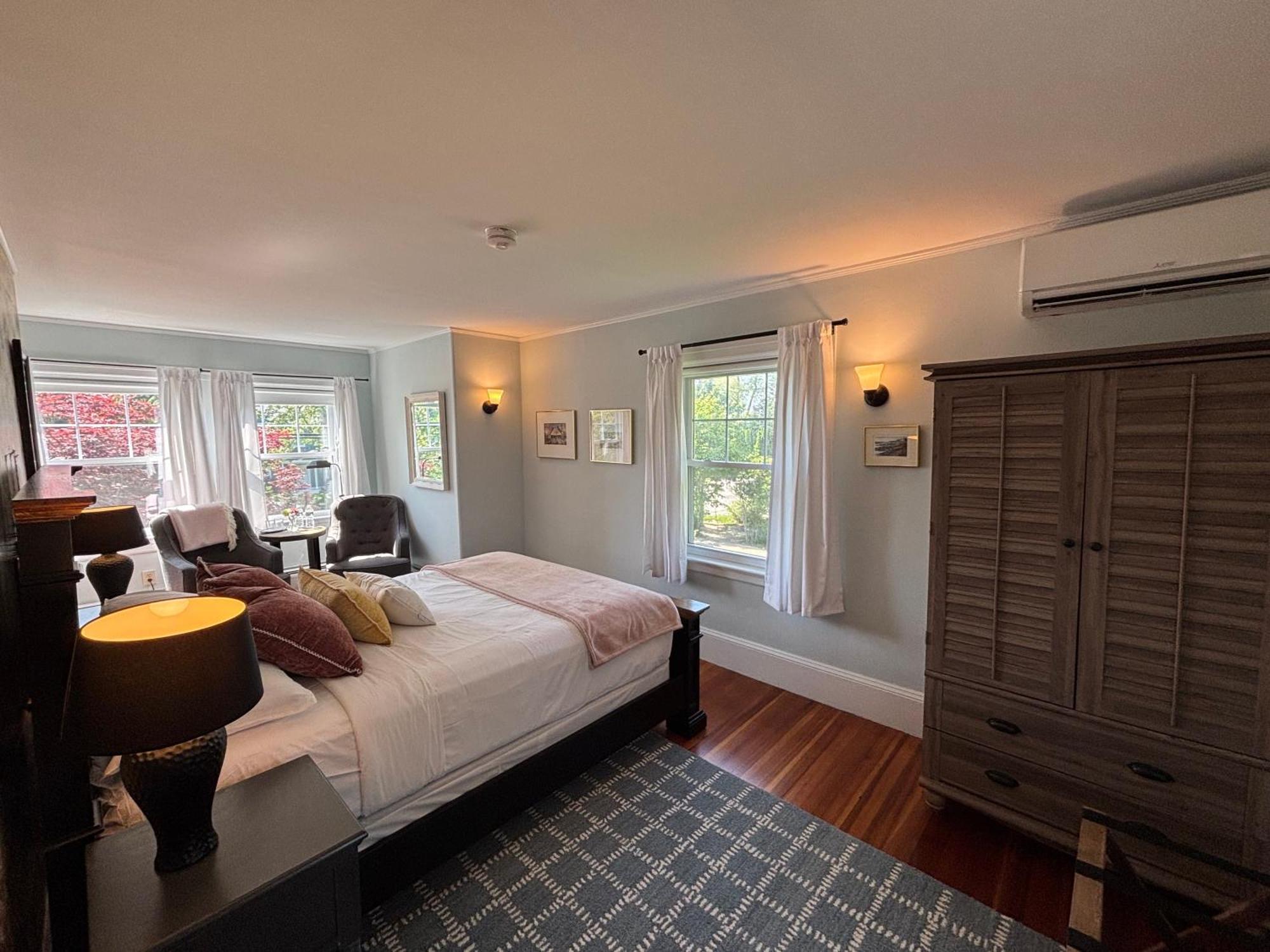 Inn The Harbor 3*